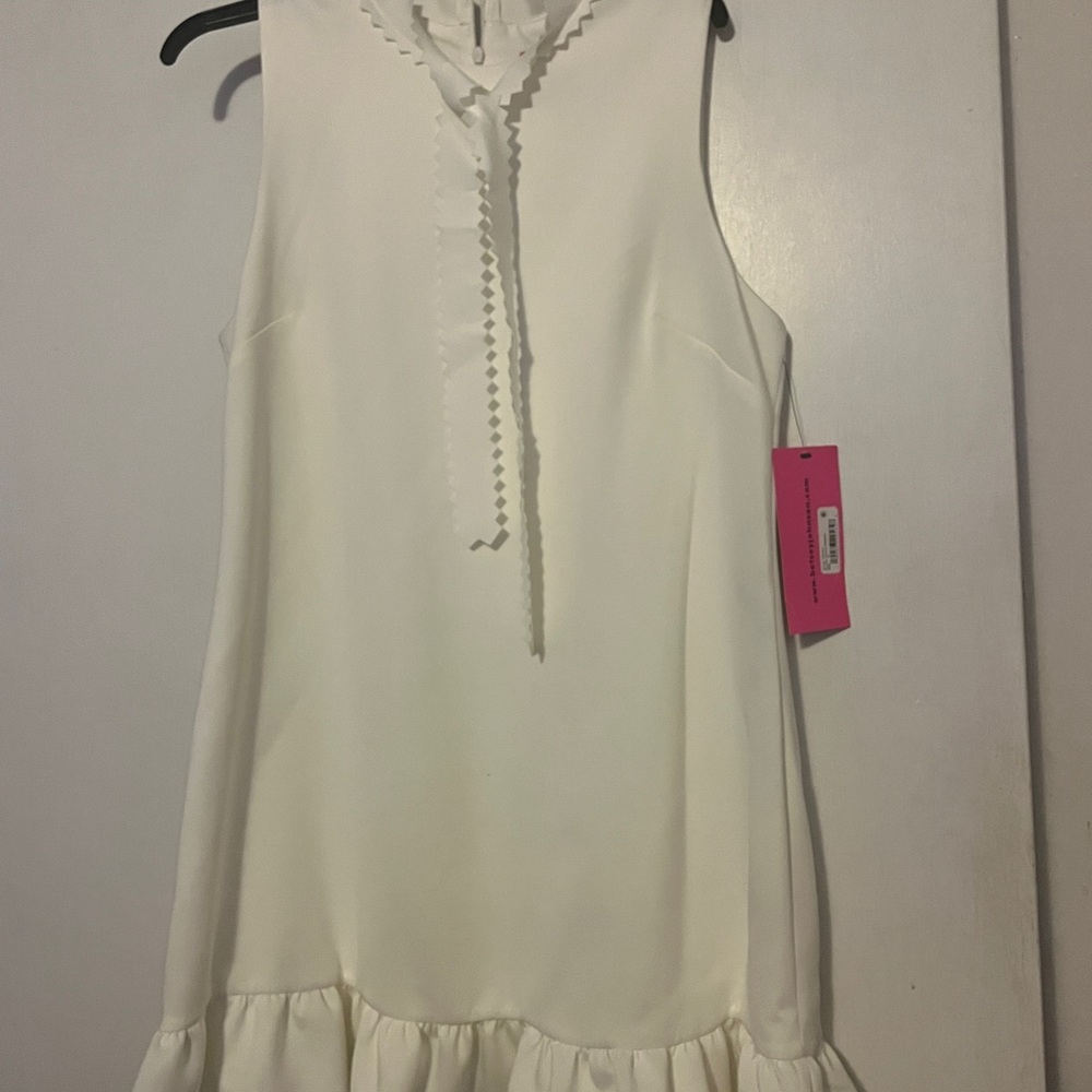 Elegant White Sleeveless Women’s Dress